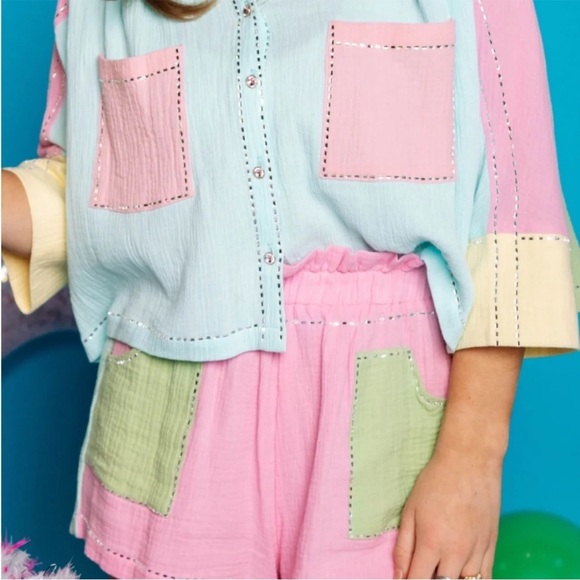 QUEEN OF SPARKLE Rhinestone Gauze Short Pink Green Pockets Pull On Sz S - Picture 1 of 11